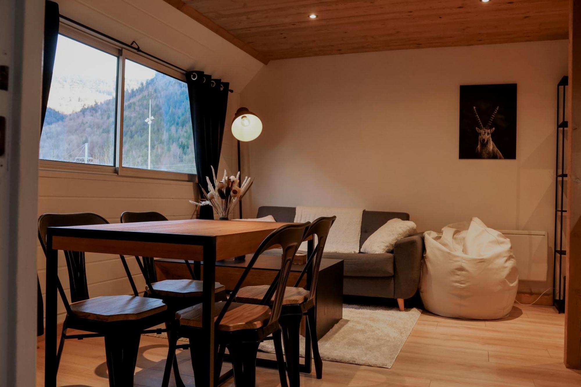 Апартаменты Ambiance Montagne, A Deux Pas De La Gare Клюз Экстерьер фото